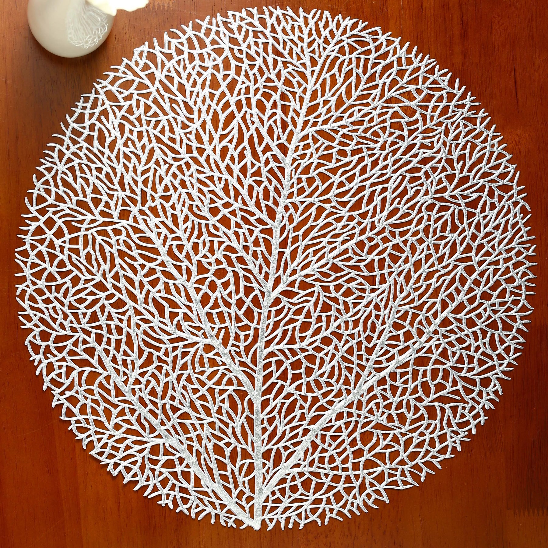 Ollie Placemats set of 4, leaf design, golden PVC, modern table decor.