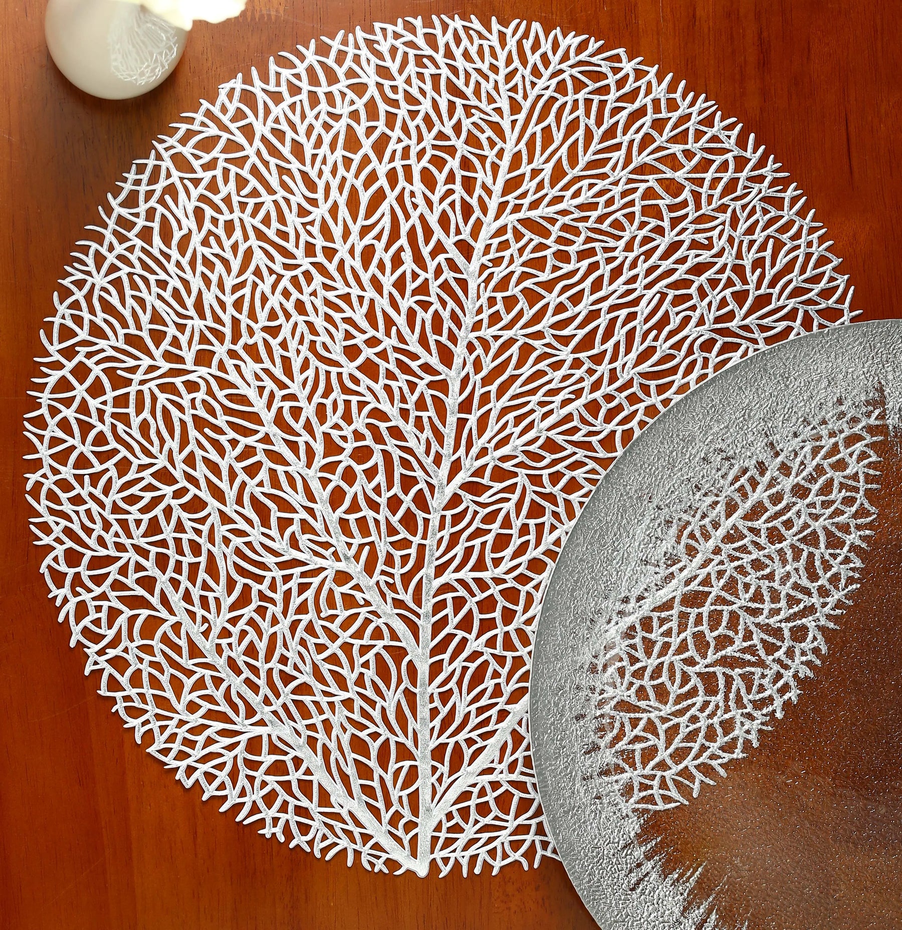 Ollie Placemats set of 4 with golden leaf design, PVC hollow insulation, ideal for modern table decor.