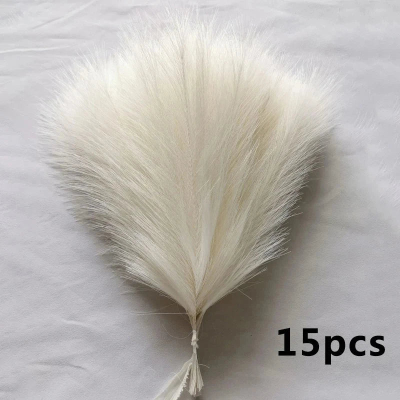 Saif Faux Pampas Grass bundle with soft, realistic texture, 15 pieces.