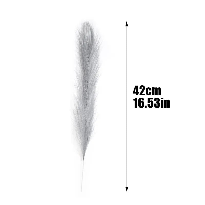 Saif Faux Pampas Grass measuring 42cm/16.53in, realistic and elegant decor.