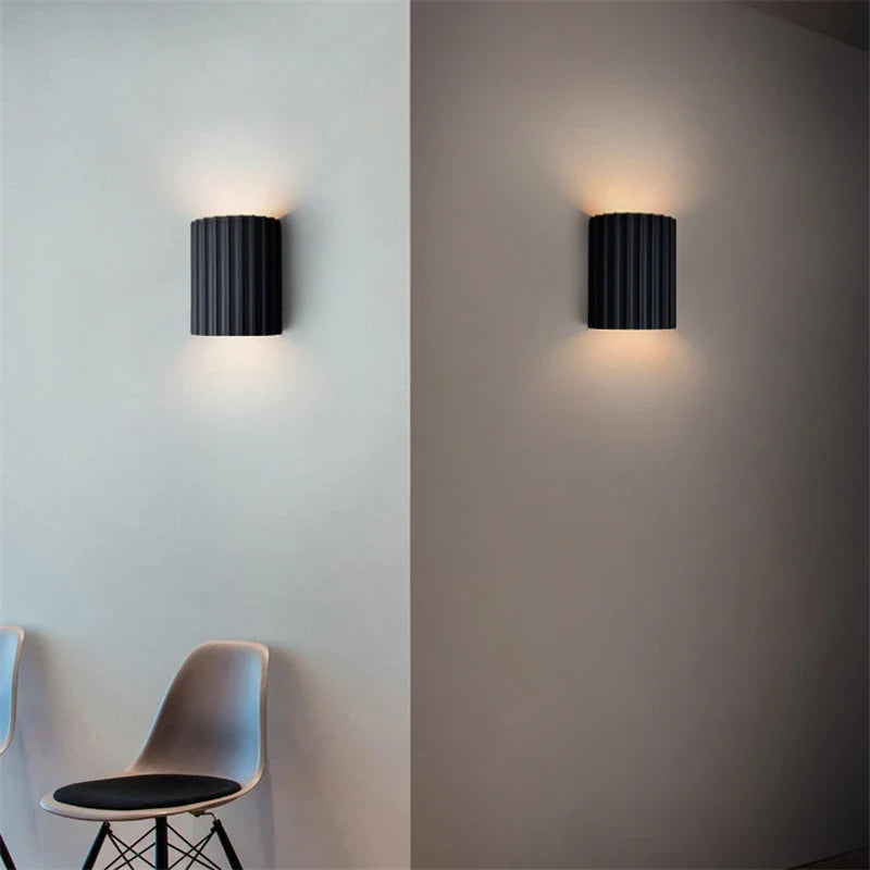 Nordic LED resin wall lamp in grey and white, modern and energy-efficient lighting.